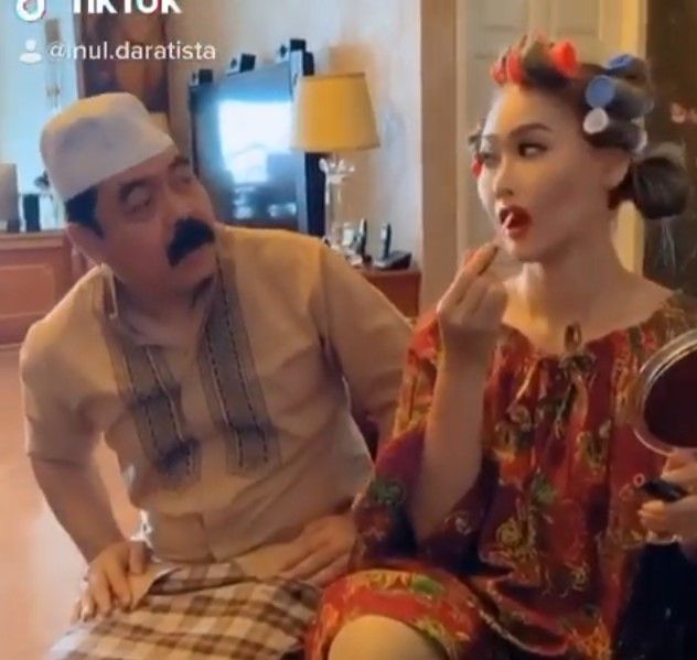 Inul Daratista dan Adam Suseno bikin video parodi di TikTok. [Instagram]