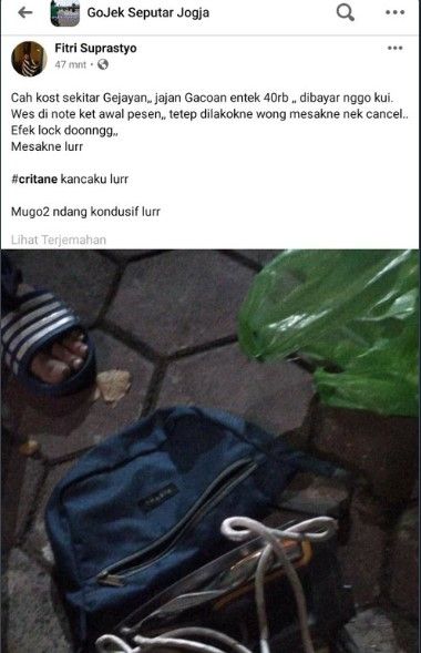 Sopir ojol dibayar pakai setrika bekas oleh anak kos. (Twitter)