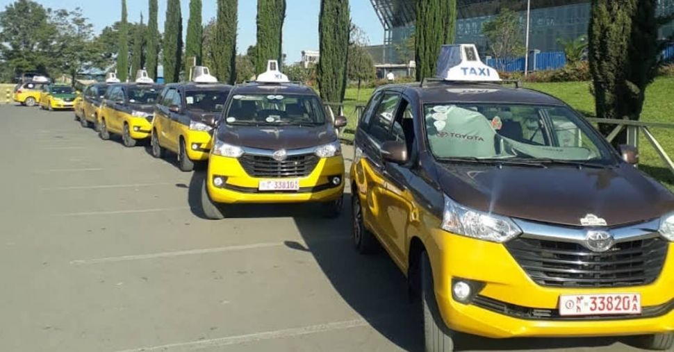 Toyota Avanza jadi mobil taksi di Ethiopia. (Instagram/@toyotaavanzaintheworld)