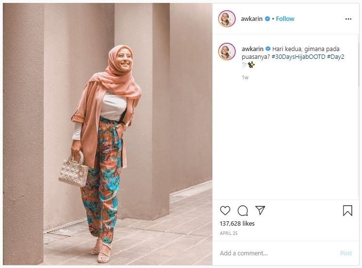 Gaya Hijab Awkarin (instagram.com/awkarin)