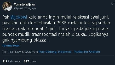 Cuitan Yunarto Wijaya soal kebijakan dibukanya kembali moda transportasi, (Twitter/@yunartowijaya)