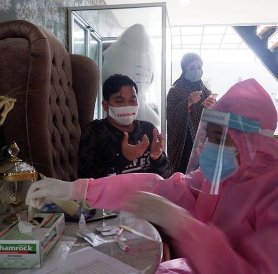 Indra Bekti jalani rapid test corona [Instagram/indrabekti]