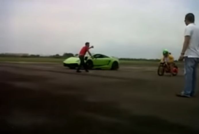 Video lawas balap drag Yamaha Mio vs Lamborghini. (Youtube/VietNam RacingBoy)