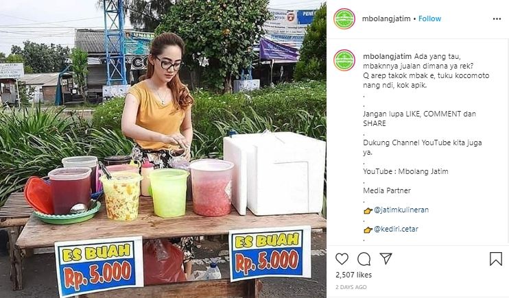 Viral Penjual Penjual Es Buah Cantik, Warganet Auto Kepo Jualannya di Mana. (Instagram/@mbolangjatim)