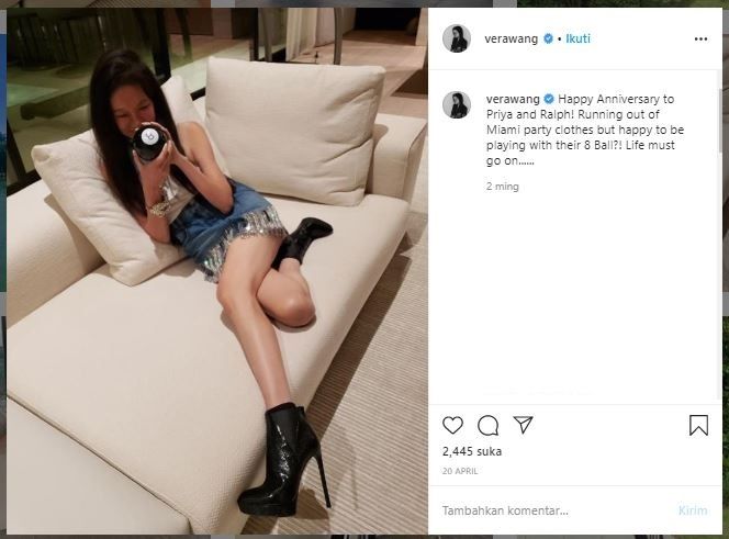 Vera Wang pakai high heels di rumah. (Instagram/@verawang)