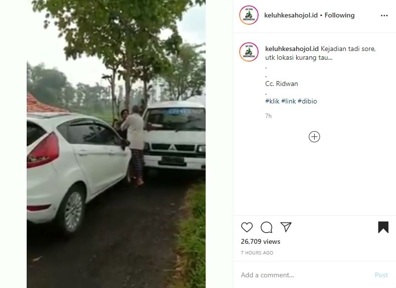 Viral dua pemobil cekcok panas. (Instagram)