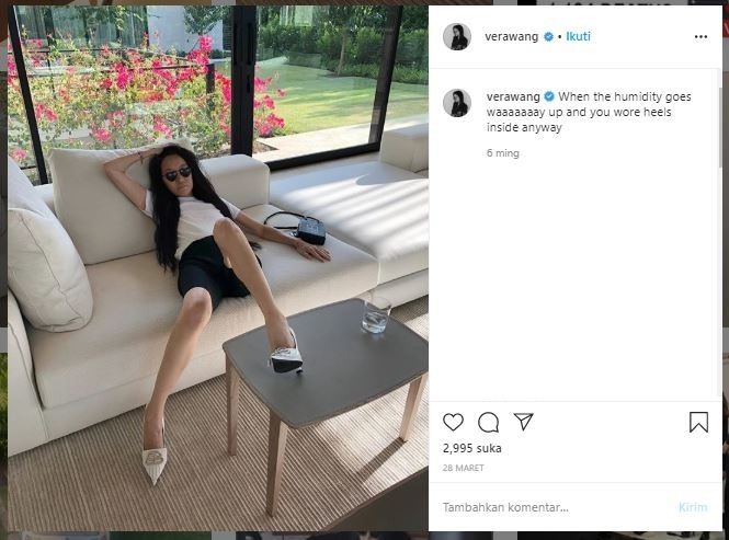 Vera Wang pakai high heels di rumah. (Instagram/@verawang)