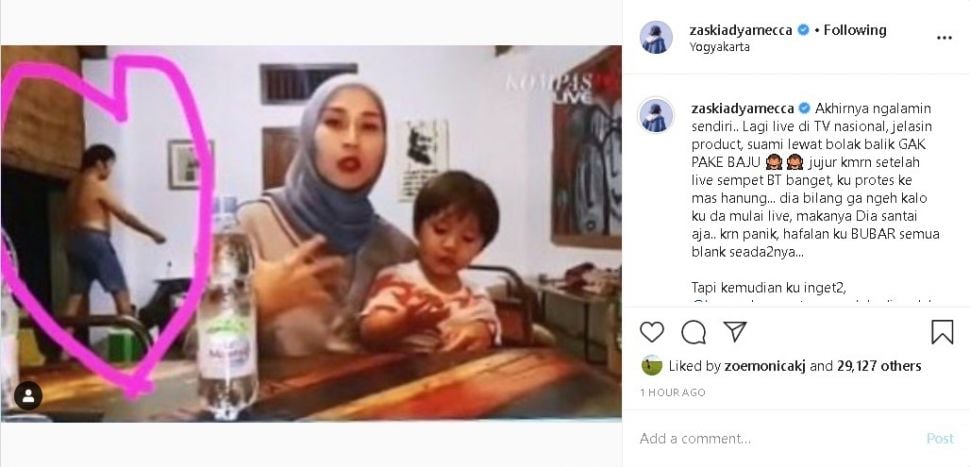 Zaskia Adya Mecca panik Hanung Bramantyo lewat tak pakai baju saat live di TV. - (Instagram/@zaskiadyamecca)