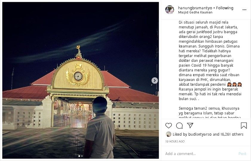 Hanung Bramantyo di Masjid Gedhe Kauman - (Instagram/@hanungbramantyo)