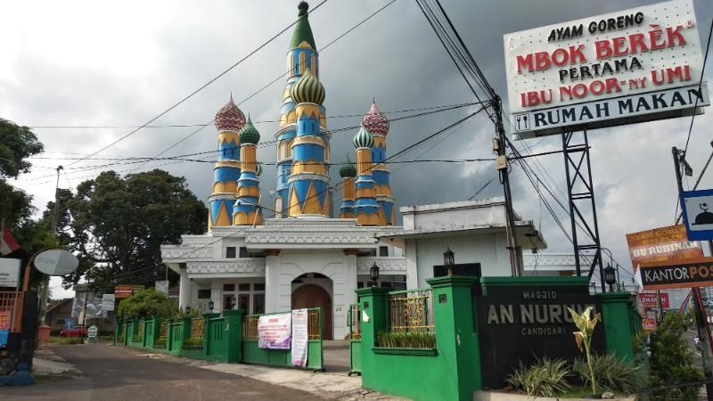 Suasana Masjid An Nurumi di Jalan Solo-Yogyakarta, Desa Candisari, Kecamatan Kalasan, Kabupaten Sleman, Kamis (14/5/2020). - (SuaraJogja.id/Muhammad Ilham Baktora)