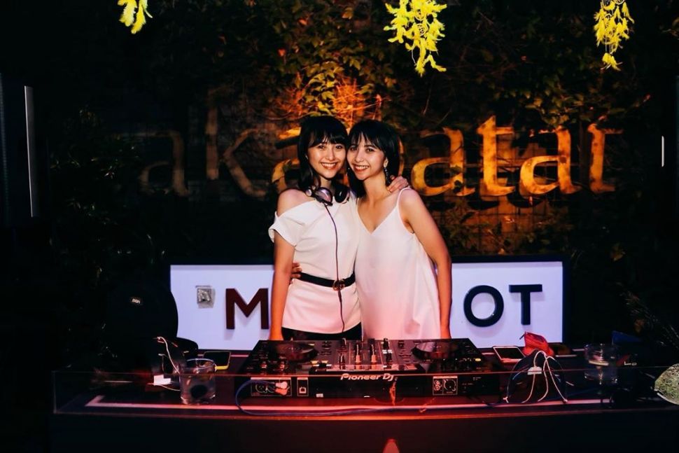 Jihan dan Nabila DJ Twins, DJ kembar asal Jogja - (Instagram/@jihantwins)