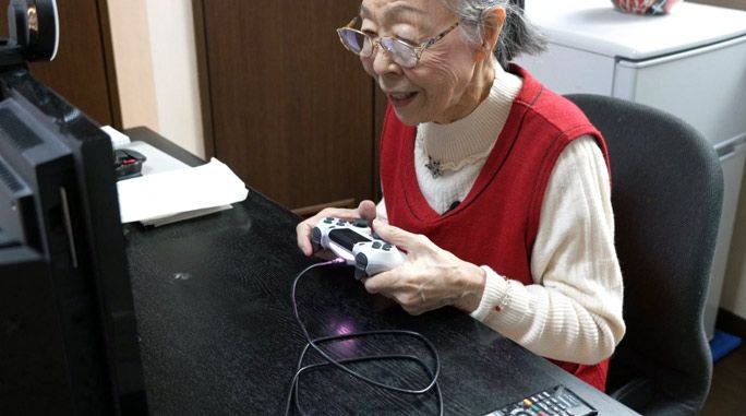 Hobi Main Game GTA V: Hamako, Nenek 90 Tahun Pecahkan Rekor Dunia ...