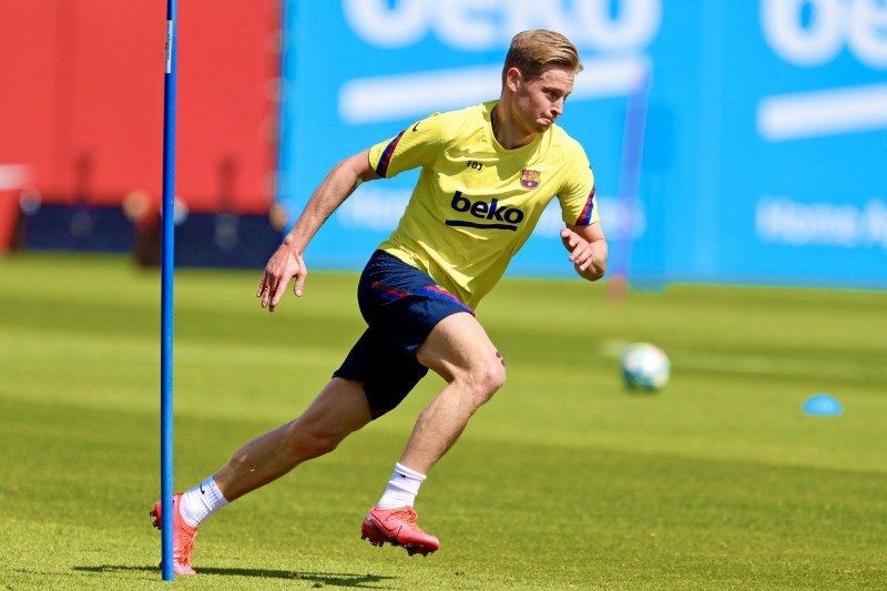 Gelandang Barcelona asal Belanda Frenkie de Jong saat melakukan latihan di markas latihan Barcelona, 16 Mei 2020. (twitter.com/DeJongFrenkie21) 