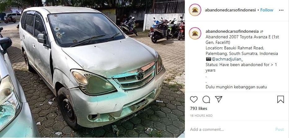 Deretan potret mobil yang terbengkalai dan mengenaskan. (Instagram/@abandonedcarsofindonesia)