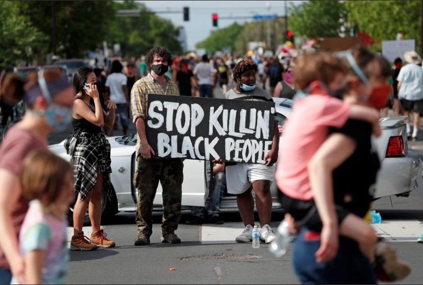 Sejumlah bagian Minneapolis, Amerika Serikat, hebat terbakar sejak Kamis (28/5/2020) pagi, setelah warga setempat turun ke jalan memprotes kematian George Floyd. [Antifa]