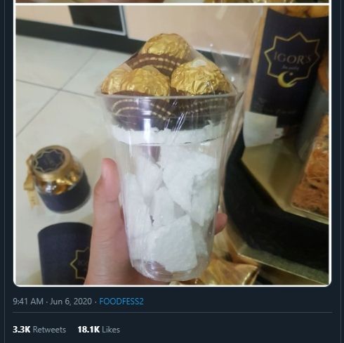 Disangka Penuh, Cokelat di Dalam Gelas Ini Berakhir Bikin Warganet Kesal. (Twitter/@FOODFESS2)