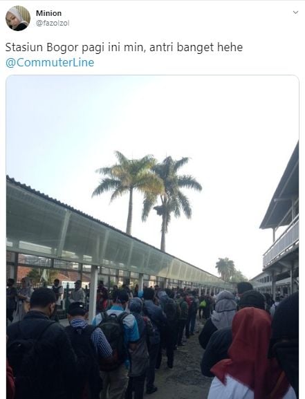 Antrean di Stasiun Bogor membludak (Twitter/fazolzol)