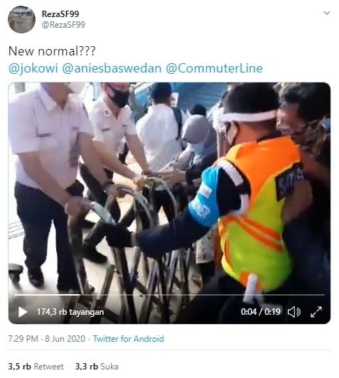 Video Stasiun KRL penuh sesak saat penerapan new normal (Twitter).