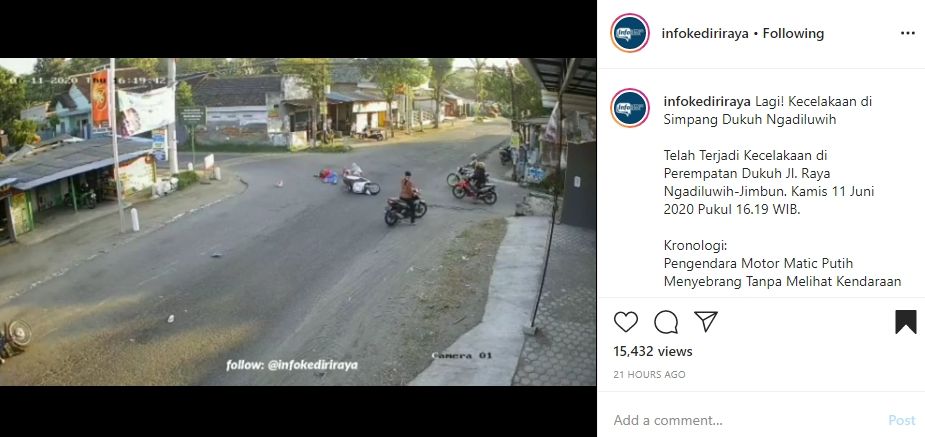 Kecelakaan motor matik di perempatan. (Instagram/@infokediri)