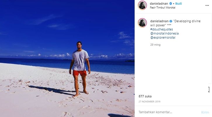 Potret liburan Daniel Adnan, suami Tara Basro. (Instagram/@danieladnan)