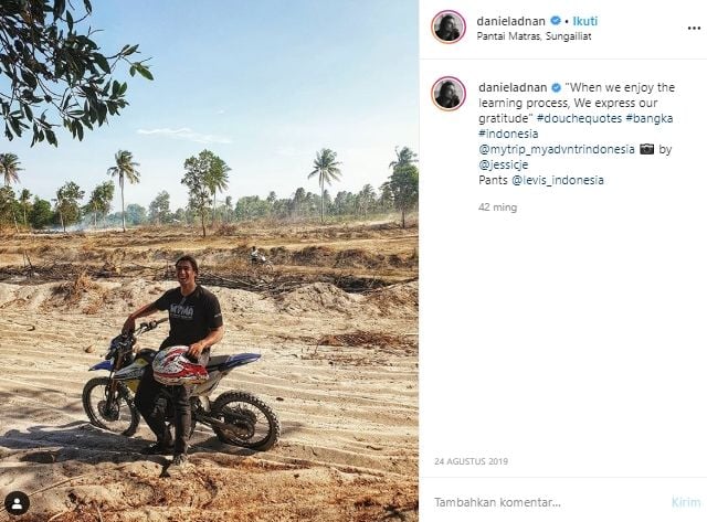 Potret liburan Daniel Adnan, suami Tara Basro. (Instagram/@danieladnan)