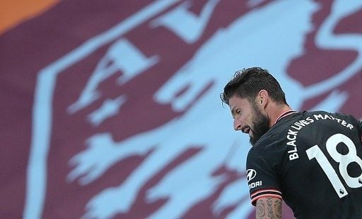 Striker Chelsea asal Prancis Olivier Giroud merayakan golnya ke gawang Aston Villa dalam lanjutan Liga Inggris di Villa Park, Birmingham.MOLLY DARLINGTON / POOL / AFP