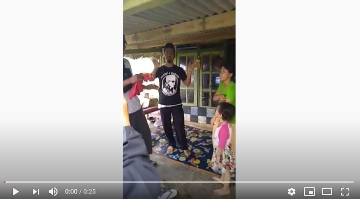 Video anggota FPI mendatangi rumah warga yang memakai kaos PKI (YouTube).