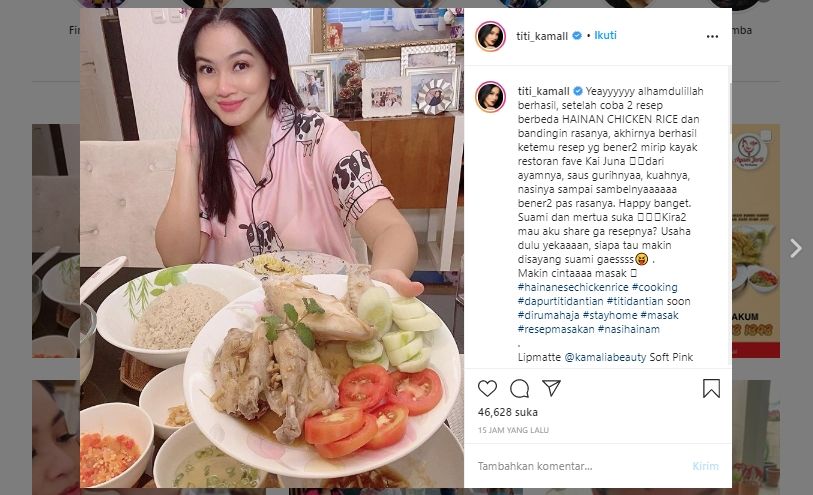 Sajian hainan chicken rice ala Titi Kamal. (Instagram/@titi_kamall)