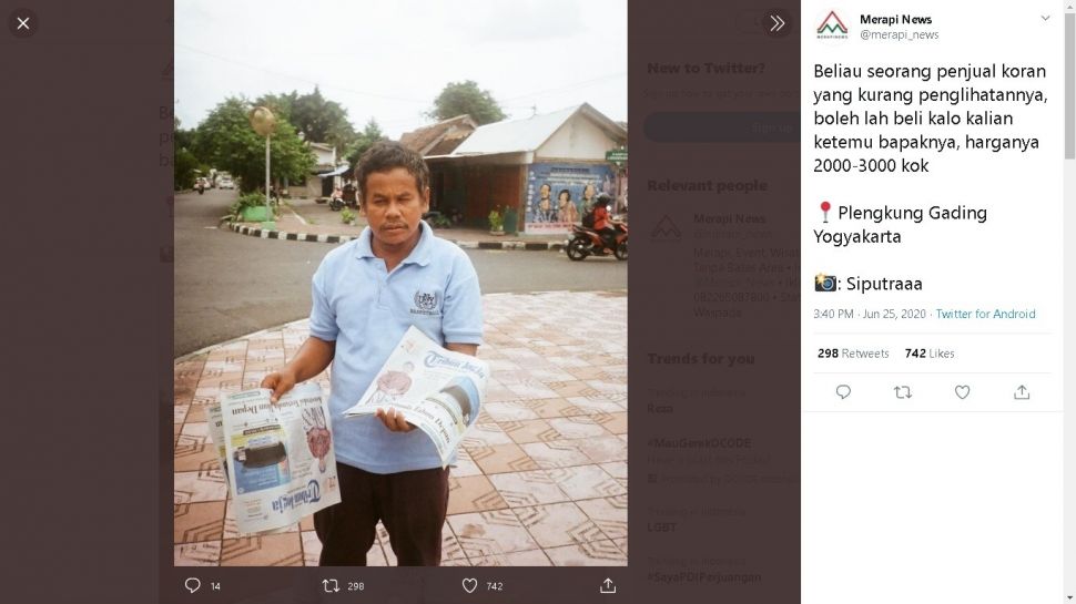 Penjual koran di Plengkung Gading Jogja - (Instagram/@Siputraaa, Twitter/@merapi_news)