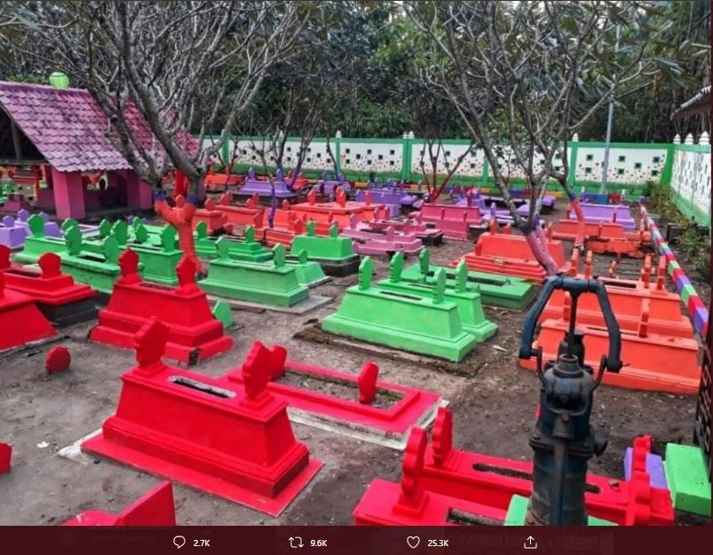 Mirip Kampung Wisata, Kuburan Warna-Warni Di Madiun Mendadak Viral