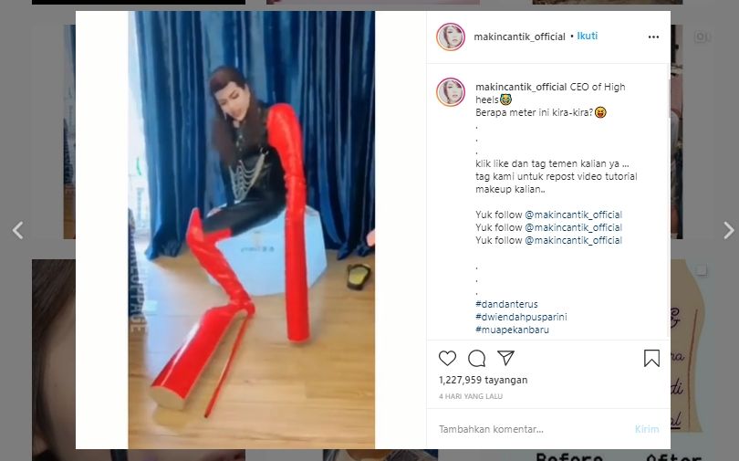 Warganet sebut sepatu hak tinggi ini mirip egrang. (Instagram/@makincantik_official)
