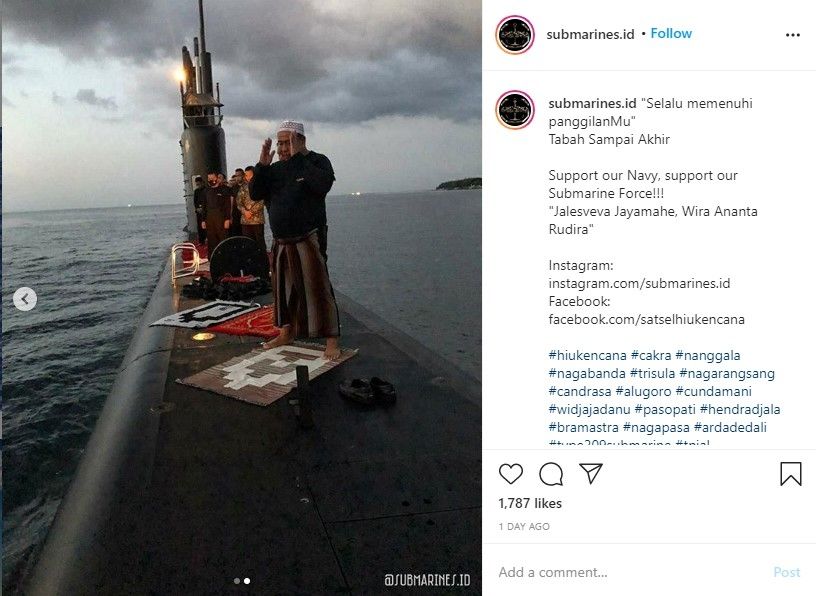 Salat di atas kapal selam (Instagram/submarines.id)