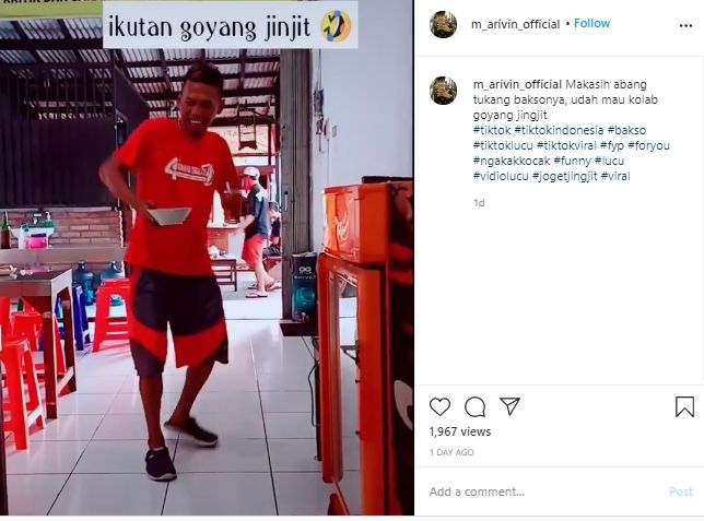 Bikin Ngakak, Orang Ini Beli Bakso Sambil Ajak Penjual Joget Jinjit. (Instagram/@m_arivin_official)