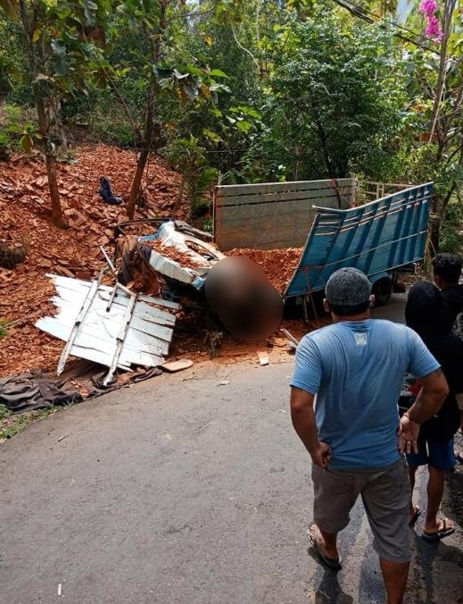 Kecelakaan truk di Bali. (Facebook/Info Seputaran Bali)