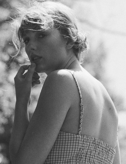 Taylor Swift umumkan rilis album baru, Folklore [Instagram/@taylorswift]