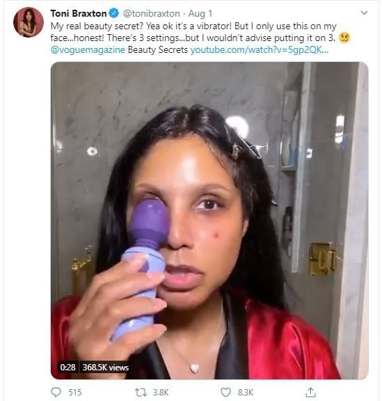 Perawatan Kulit Toni Braxton dengan Vibrator (twitter.com/tonibraxton)