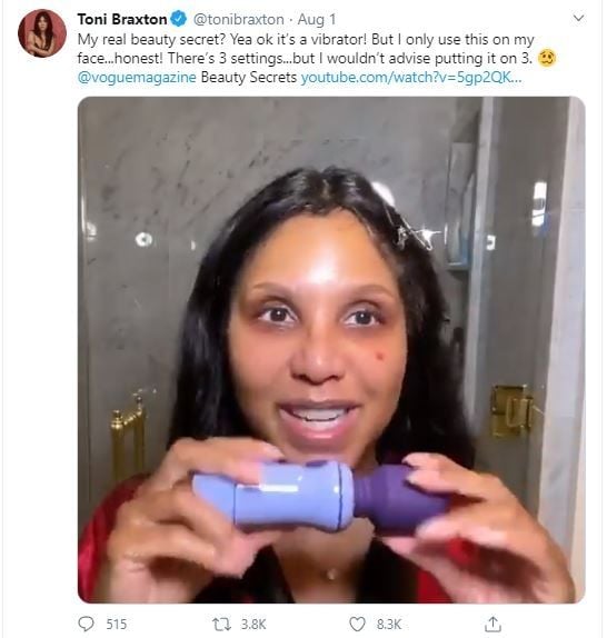 Perawatan Kulit Toni Braxton dengan Vibrator (twitter.com/tonibraxton)