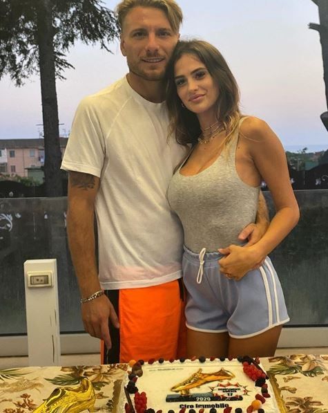 Raih gelar sepatu emas, Ciro Immobile diberi kado oleh sang istri. (Instagram/jessicamelena)