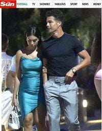 Cristiano Ronaldo dan Georgina Rodriguez menikmati makan malam di sebuah desa di Italia. (The Sun).