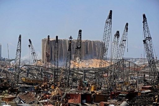 Suasana pelabuhan Beirut setelah terjadinya ledakan dahsyat pada Selasa (4/8/2020). [AFP]