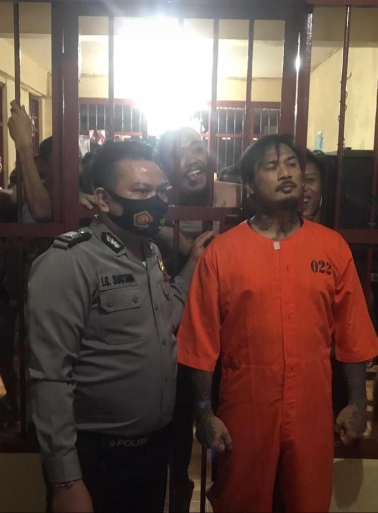 Penampakan Jerinx SID di ruang tahanan Polda Bali [Istimewa]