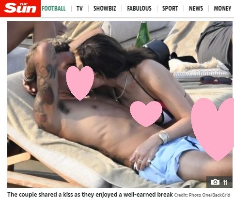 Dele Alli umbar kemesraan dengan sang kekasih, Ruby Mae, di depan umum. (Dok. The Sun).