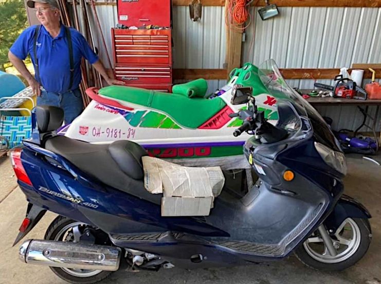 Jetski darat bermesin Suzuki Burgman. (rideapart.com)