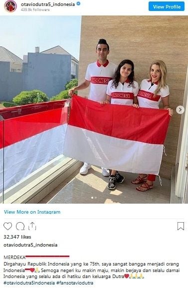 Pemain Persija Jakarta Otavio Dutra rayakan HUT RI pertamanya setelah resmi menjadi WNI pada September 2019. [Intagram@otaviodutra5_indonesia]