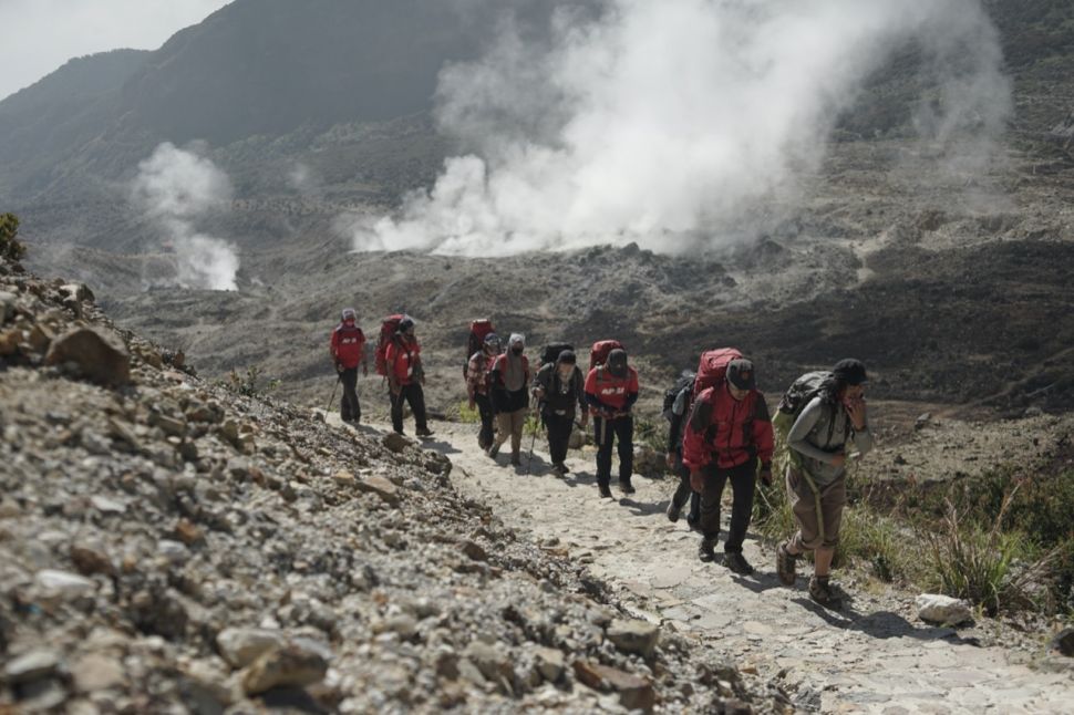 Protokol Kesehatan di Gunung Papandayan (Suara.com/Lilis)