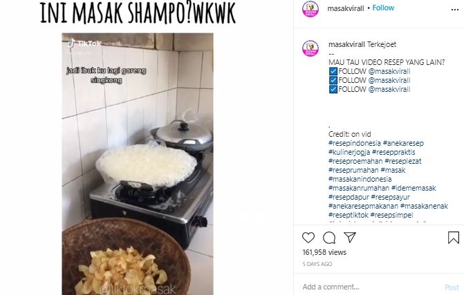 Bak Masak Pakai Shampoo, Munculnya Busa saat Goreng Singkong Ini Bikin Syok. (Instagram/@masakvirall