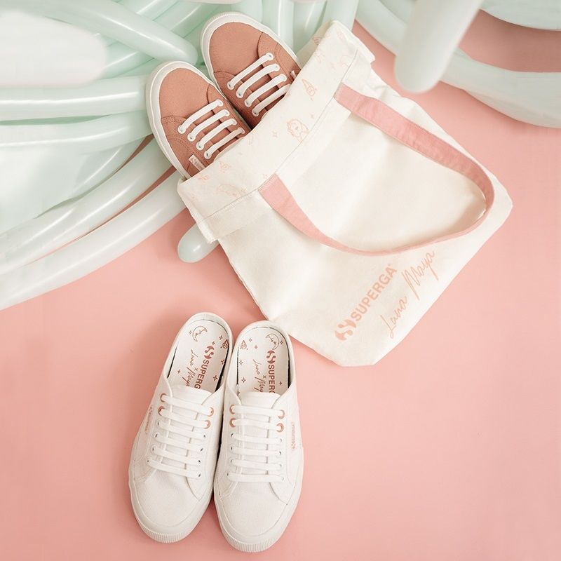 Superga X Luna Maya. (Superga)