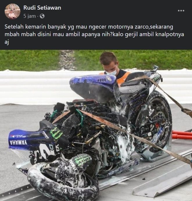 Wujud motor Maverick Vinales usai tabrakan. (Facebook)