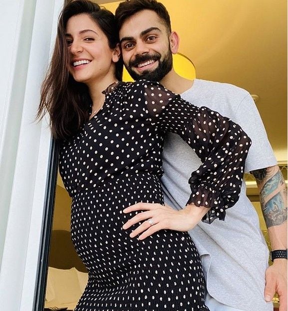 Anushka Sharma bersama suami, Virat Kohli mengumumkan kehamilan. [Instagram]