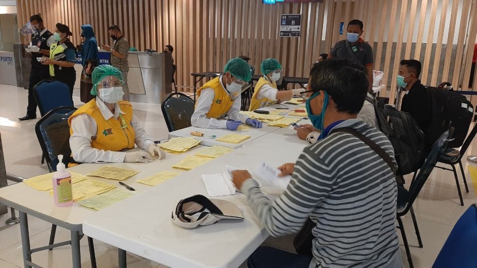 Keterangan Foto: Pemeriksaan eHAC di Bandara Ngurah Rai, Bali. (Suara.com/Dini Afrianti)